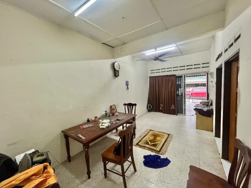 1-storey Terraced House for Sale in Taman Semarak (Nilai) - Nazim Nadzar - Living Room - PropertyGuru.com.my