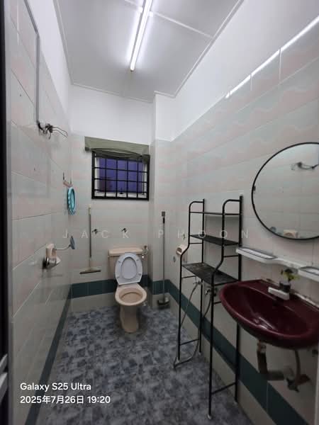 Rumah Teres 2 Tingkat untuk Disewa di Kulai (Johor) - Jack Phoon - Bathroom - PropertyGuru.com.my