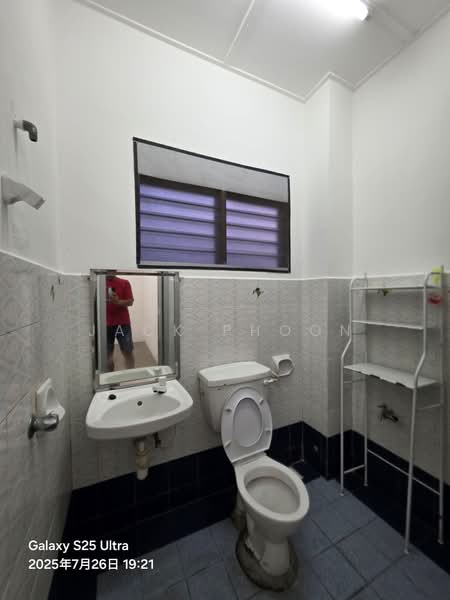 Rumah Teres 2 Tingkat untuk Disewa di Kulai (Johor) - Jack Phoon - Bathroom - PropertyGuru.com.my