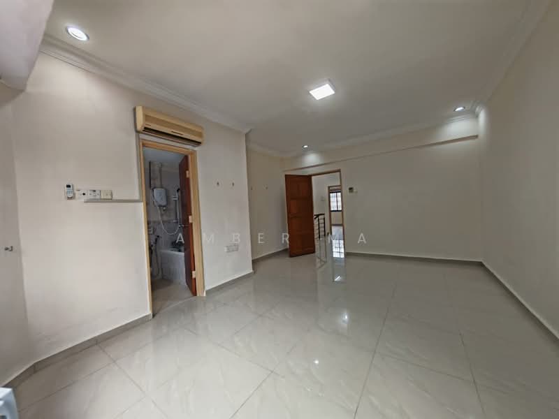 2-storey Terraced House for Sale in Taman Mount Austin (Tebrau) - Amber Ma - Living Room - PropertyGuru.com.my