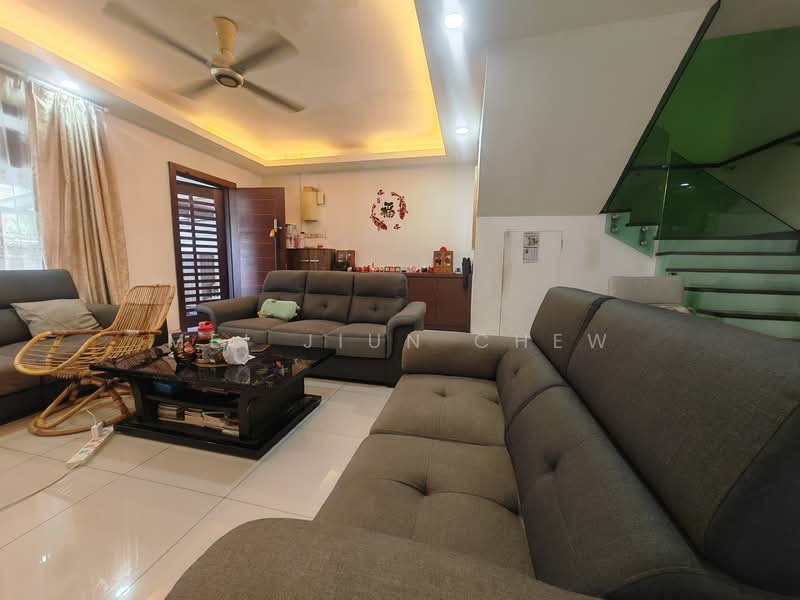 Taman Putra Impiana (Phase 2) untuk Untuk Dijual - RM 898,000, Apr 2026 - Living Room - PropertyGuru.com.my