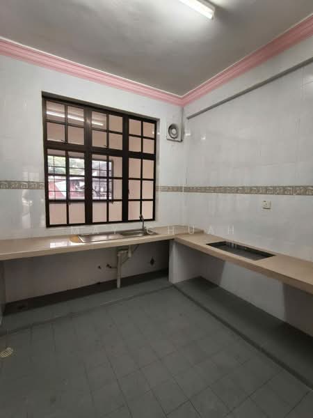3-storey Terraced House for Rent in Johor Bahru (Johor) - May Chuah - Kitchen - PropertyGuru.com.my