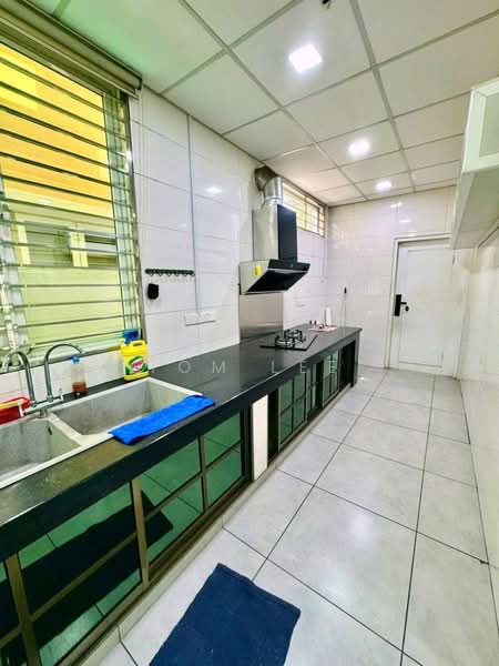 Semi-Detached House for Sale in Bandar Bukit Tinggi 2 (Klang) - Tom Lee - Kitchen - PropertyGuru.com.my