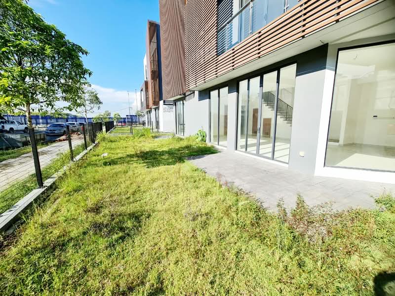 Taman Puchong Legenda 3 Storey Corner House for Sale untuk Untuk Dijual - RM 2,088,000, Apr 2026 - Exterior - PropertyGuru.com.my