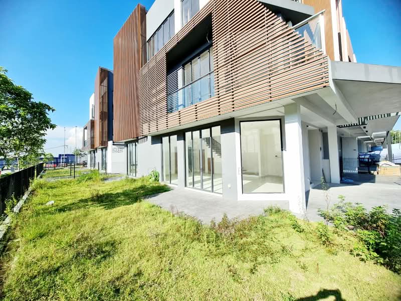 Taman Puchong Legenda 3 Storey Corner House for Sale untuk Untuk Dijual - RM 2,088,000, Apr 2026 - Exterior - PropertyGuru.com.my