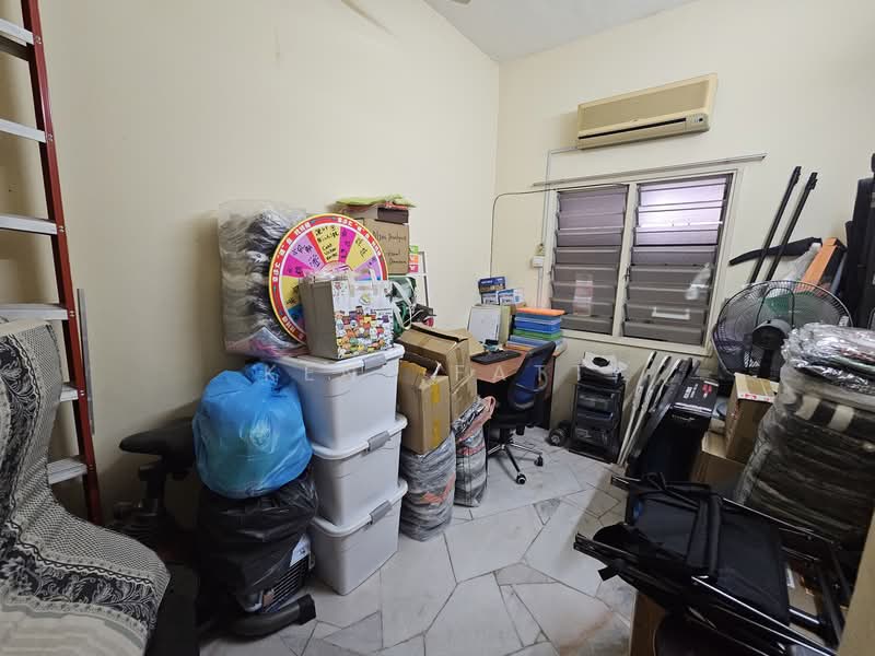 Rumah Teres 2 Tingkat untuk Dijual di Bandar Sungai Long (Selangor) - Kent Fatt - Study - PropertyGuru.com.my