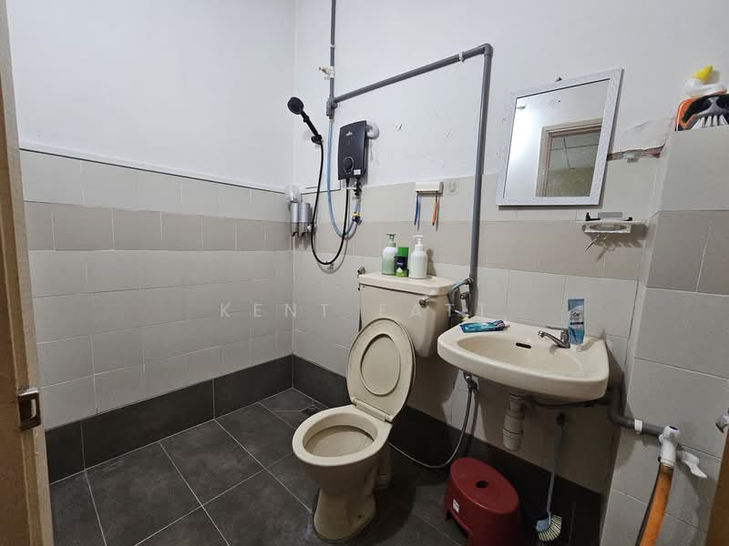 Rumah Teres 2 Tingkat untuk Dijual di Bandar Sungai Long (Selangor) - Kent Fatt - Bathroom - PropertyGuru.com.my