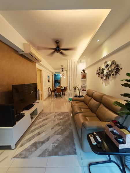 Service Residence for Sale at Tiara Mutiara / The Crown - Yoke Leng Sew - Living Room - PropertyGuru.com.my