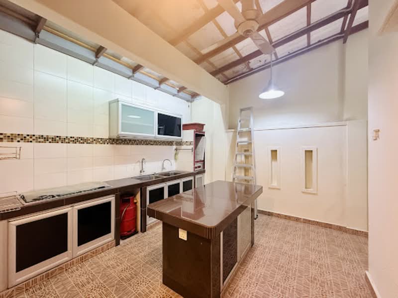 Townhouse for Sale in Cheras (Kuala Lumpur) - Elly Chong - Kitchen - PropertyGuru.com.my