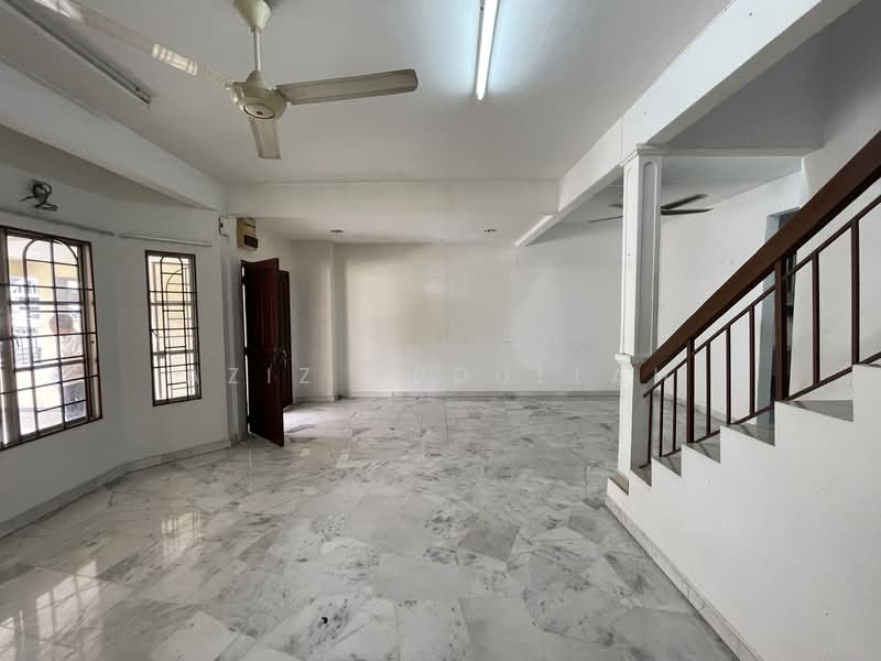2-storey Terraced House for Sale in Usj 9 (Subang Jaya) - Aziz Abdullah - Living Room - PropertyGuru.com.my