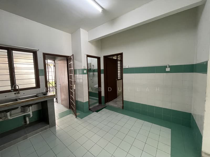 2-storey Terraced House for Sale in Usj 9 (Subang Jaya) - Aziz Abdullah - Kitchen - PropertyGuru.com.my