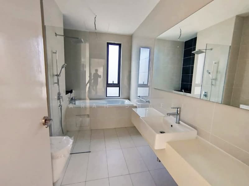Cluster House for Sale in Medini (Iskandar Puteri (Nusajaya)) - Sarah Shaffi - Bathroom - PropertyGuru.com.my