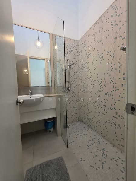 Semi-Detached House for Sale in Mont Kiara (Kuala Lumpur) - Terry Kee - Bathroom - PropertyGuru.com.my