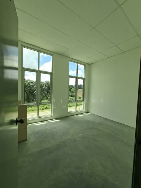 Detached Factory for Rent in Kawasan Perindustrian Lukut (Kota Tinggi) - Christine Cham - Interior - PropertyGuru.com.my