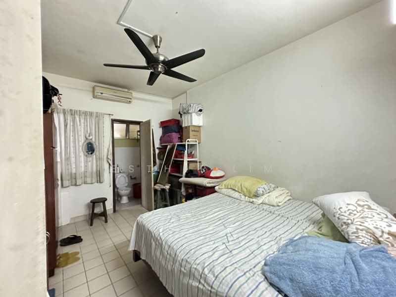 2-storey Terraced House for Sale in Seri Utama Damansara (Kota Damansara) - Esther Lim - Bedroom - PropertyGuru.com.my