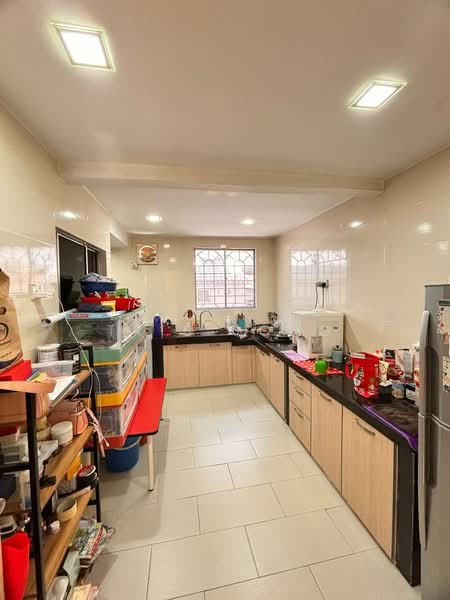 Bandar Country Homes untuk Untuk Dijual - RM 440,000, Apr 2026 - Kitchen - PropertyGuru.com.my