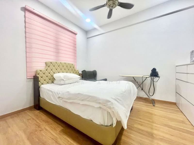 Condominium for Sale at Lake Point Residence - Zilla Ahmad - Bedroom - PropertyGuru.com.my