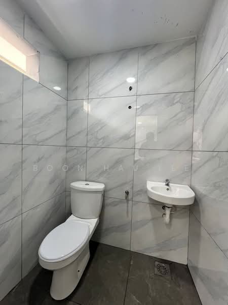 1-storey Terraced House for Sale in Bandar Kulai (Kulai) - Boon Hau Lee - Bathroom - PropertyGuru.com.my