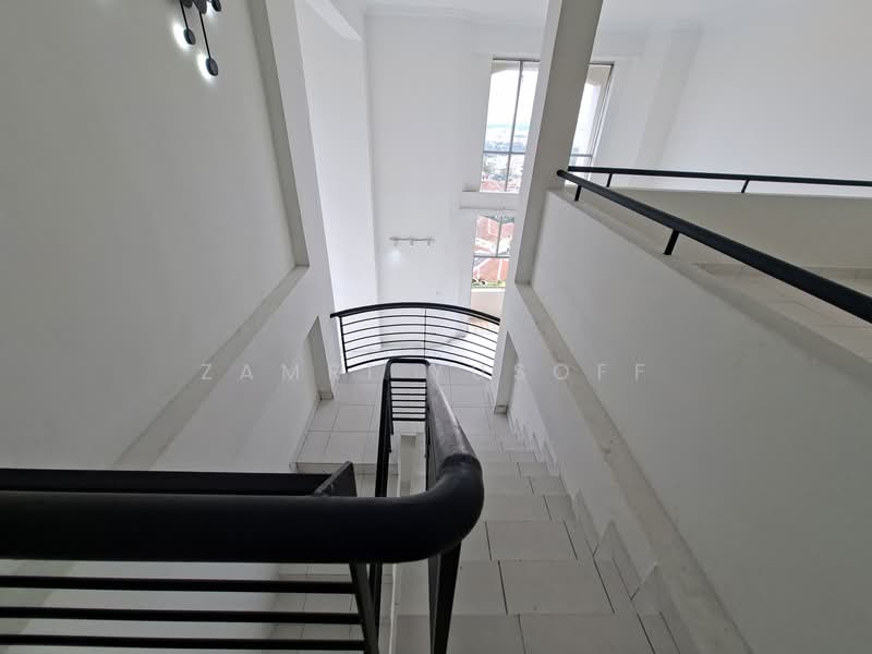 Condominium for Sale at Kemuncak Shah Alam - Zamri Yusoff - Corridor - PropertyGuru.com.my