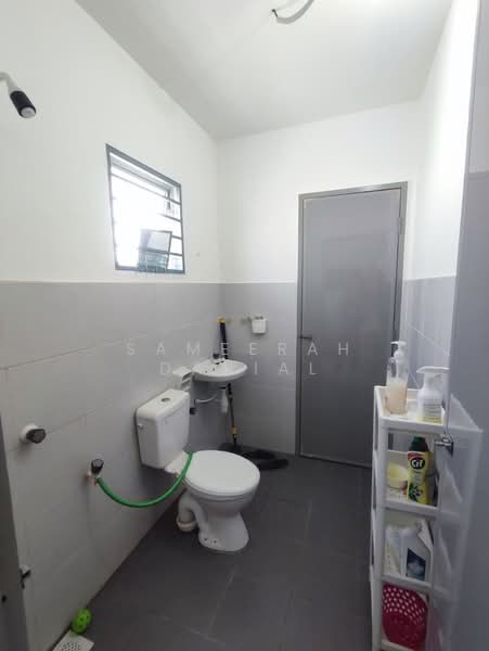 2-storey Terraced House for Sale in Kuala Selangor (Selangor) - Sameerah Danial - Bathroom - PropertyGuru.com.my