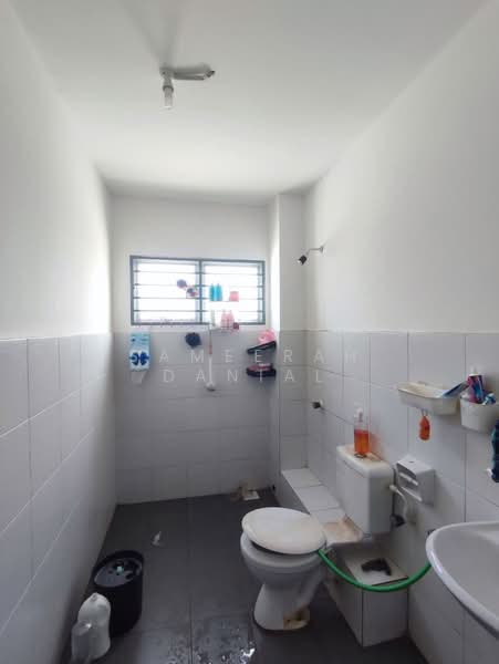 2-storey Terraced House for Sale in Kuala Selangor (Selangor) - Sameerah Danial - Bathroom - PropertyGuru.com.my