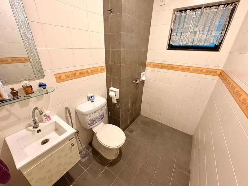 Semi-Detached House for Sale in Klang (Selangor) - Azmi . - Bathroom - PropertyGuru.com.my