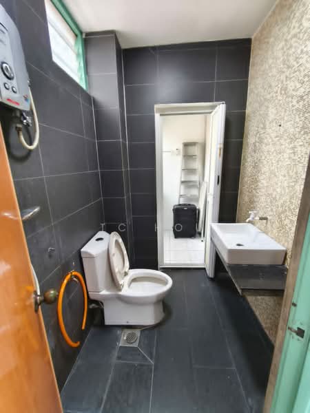 Rumah Teres 2.5 Tingkat untuk Dijual di Seri Kembangan (Selangor) - TC Hou - Bathroom - PropertyGuru.com.my