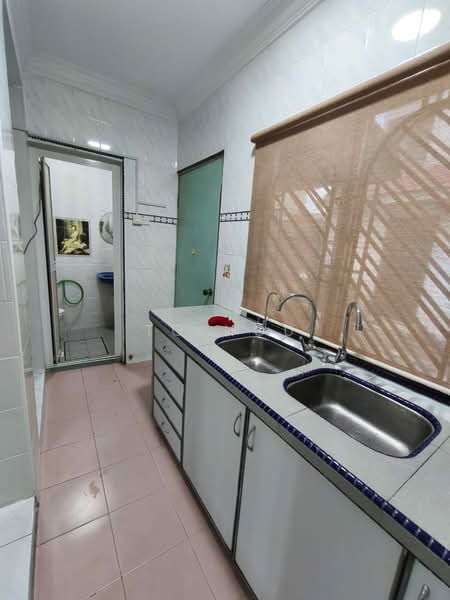 Rumah Teres 2.5 Tingkat untuk Dijual di Seri Kembangan (Selangor) - TC Hou - Kitchen - PropertyGuru.com.my