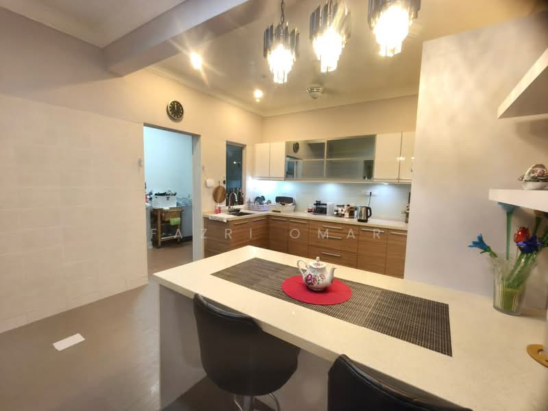 Jentayu @ Bandar Enstek untuk Untuk Dijual - RM 1,250,000, Mac 2026 - Kitchen - PropertyGuru.com.my