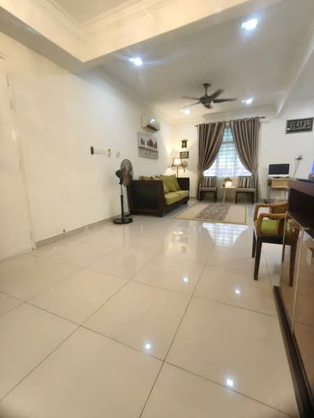 Jentayu @ Bandar Enstek untuk Untuk Dijual - RM 1,250,000, Mac 2026 - Living Room - PropertyGuru.com.my
