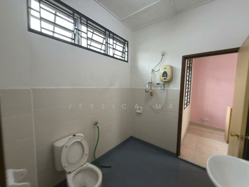 Pelangi Indah untuk Untuk Disewa - RM 3,100 /bulan, Apr 2026 - Bathroom - PropertyGuru.com.my