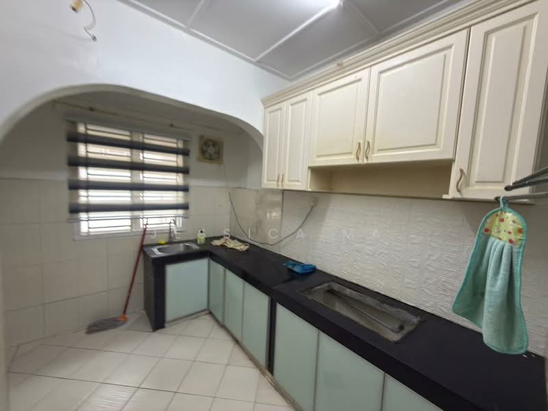 Pelangi Indah untuk Untuk Disewa - RM 3,100 /bulan, Apr 2026 - Kitchen - PropertyGuru.com.my
