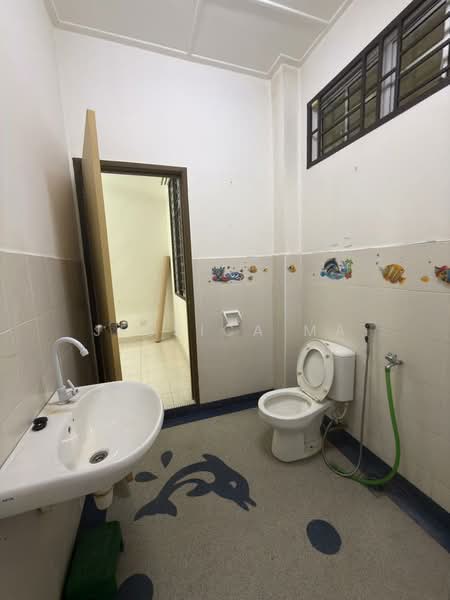 Pelangi Indah untuk Untuk Disewa - RM 3,100 /bulan, Apr 2026 - Bathroom - PropertyGuru.com.my
