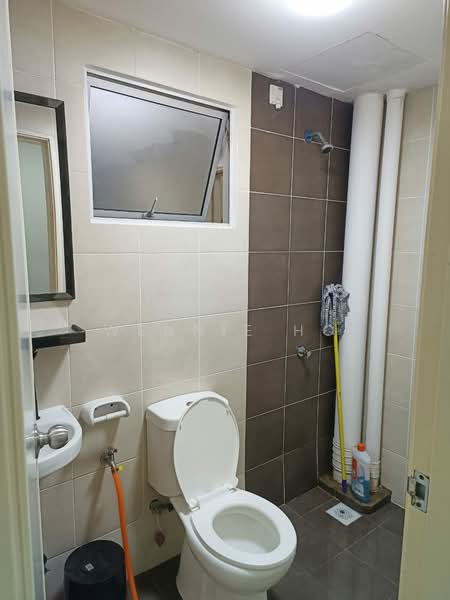 Apartment for Rent at De Bayu Apartment - Wennie Ho - Bathroom - PropertyGuru.com.my