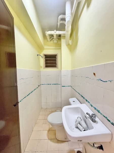 Apartment for Sale at Pangsapuri Sri Cempaka - Hazeman Omar - Bathroom - PropertyGuru.com.my