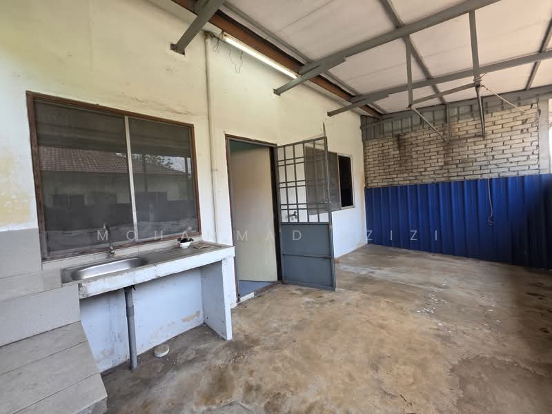 1-storey Terraced House for Sale in Kuantan (Pahang) - Mohammad Azizi - PropertyGuru.com.my