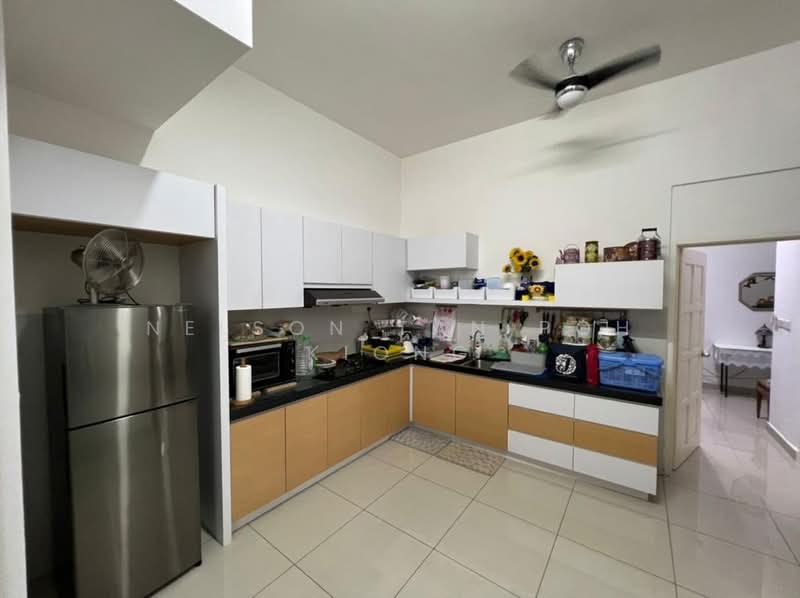Cluster House for Sale in Taman Seri Austin (Tebrau) - Nelson Tan Poh Kiong - Kitchen - PropertyGuru.com.my