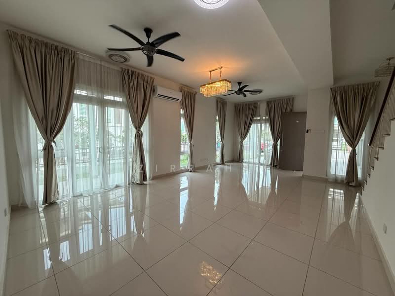 Augusta @ Precinct 12 untuk Untuk Disewa - RM 3,400 /bulan, Apr 2026 - Living Room - PropertyGuru.com.my