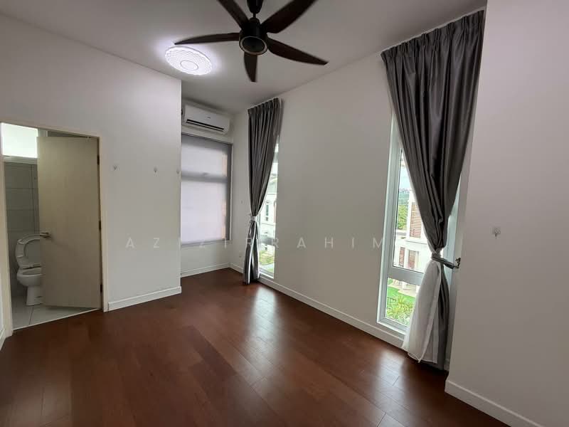 Augusta @ Precinct 12 untuk Untuk Disewa - RM 3,400 /bulan, Apr 2026 - Bathroom - PropertyGuru.com.my