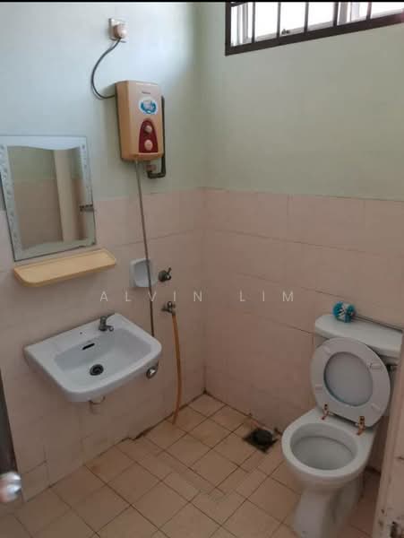 2-storey Terraced House for Rent in Taman Nusa Indah (Iskandar Puteri (Nusajaya)) - Alvin Lim - Bathroom - PropertyGuru.com.my