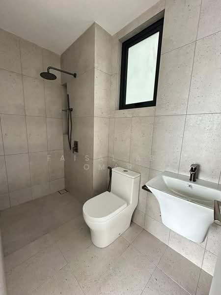 Condominium for Sale at EdgeWood Residences @ SkySanctuary - Faisal Abu Omar - Bathroom - PropertyGuru.com.my