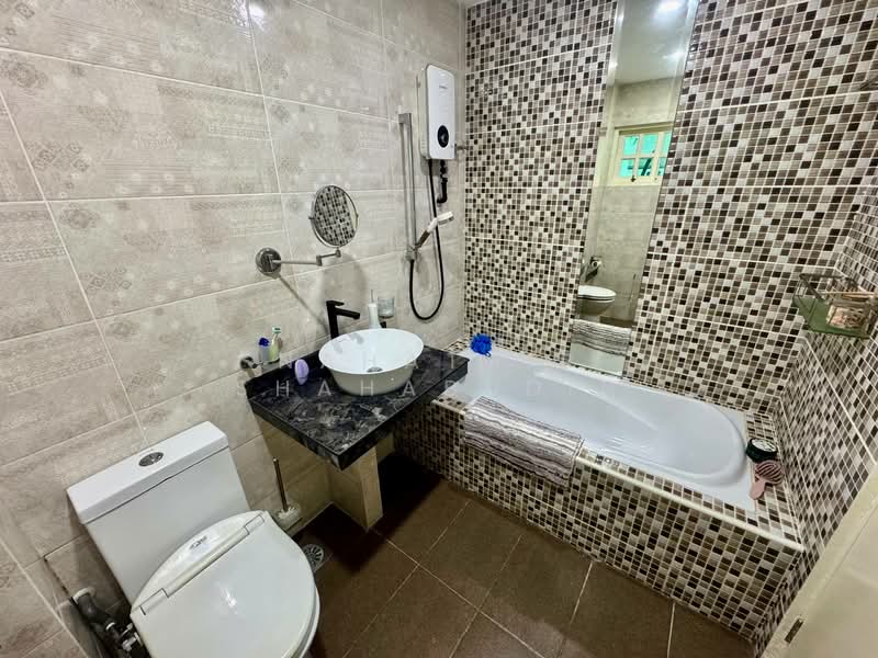 2-storey Terraced House for Sale in Ampang Jaya (Ampang) - Nahathir Shahabudin - Bathroom - PropertyGuru.com.my