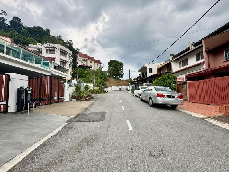 2-storey Terraced House for Sale in Ampang Jaya (Ampang) - Nahathir Shahabudin - Exterior - PropertyGuru.com.my