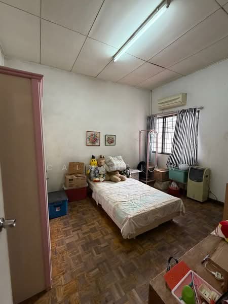 2-storey Terraced House for Sale in Bandar Utama 1 (Bandar Utama) - Calvin Law - Bedroom - PropertyGuru.com.my