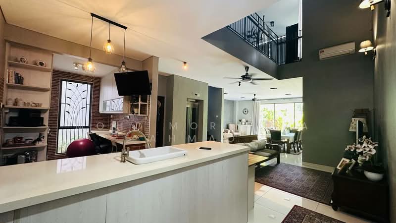 3-storey Terraced House for Sale in Laman Glenmarie (Shah Alam) - Mohd Mortadza Ahmad - Kitchen - PropertyGuru.com.my