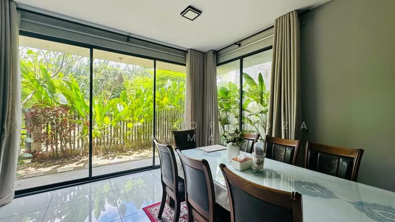 3-storey Terraced House for Sale in Laman Glenmarie (Shah Alam) - Mohd Mortadza Ahmad - Dining Room - PropertyGuru.com.my