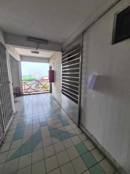 Pangsapuri untuk Dijual di Jade Tower (Ria) - Sunny Lok - Corridor - PropertyGuru.com.my