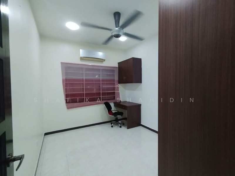 2-storey Terraced House for Sale in Petaling Jaya (Selangor) - Shafika Shahidin - Study - PropertyGuru.com.my