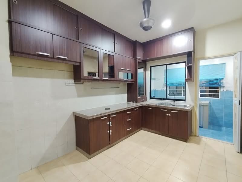 2-storey Terraced House for Sale in Petaling Jaya (Selangor) - Shafika Shahidin - Kitchen - PropertyGuru.com.my
