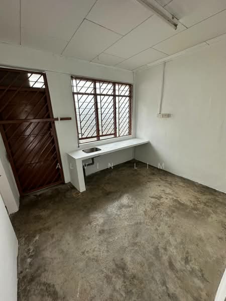 Jalan Bukit Kempas/ Paradigm Mall/ 2bed 1bath/ Low Cost Corner Lot untuk Untuk Disewa - RM 1,100 /bulan, Apr 2026 - Kitchen - PropertyGuru.com.my